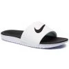 Nike Mules / sandales de bain Kawa Slide (GS/PS) 819352 100 Blanc 2 Nike Mules / sandales de bain Kawa Slide (GS/PS) 819352 100 Blanc -Mules et sandales Soldes nike mules sandales de bain kawa slide gs ps 819352 100 blanc